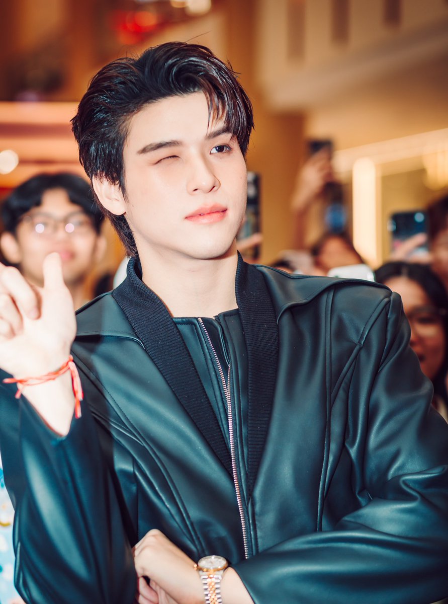 forskynani_'s tweet photo. lambolehfilms IG
🔗 https://t.co/hjTkaNzXx0

In frame: skywongravee in maybelline sunway_pyramid 

SKY X MAYBELLINE MATTE MAX

#MaybellineMalaysiaXSky
#MaybellineMalaysia 
#GoMaxOrGoHome 
#skywongravee https://t.co/znr0KiWxWW