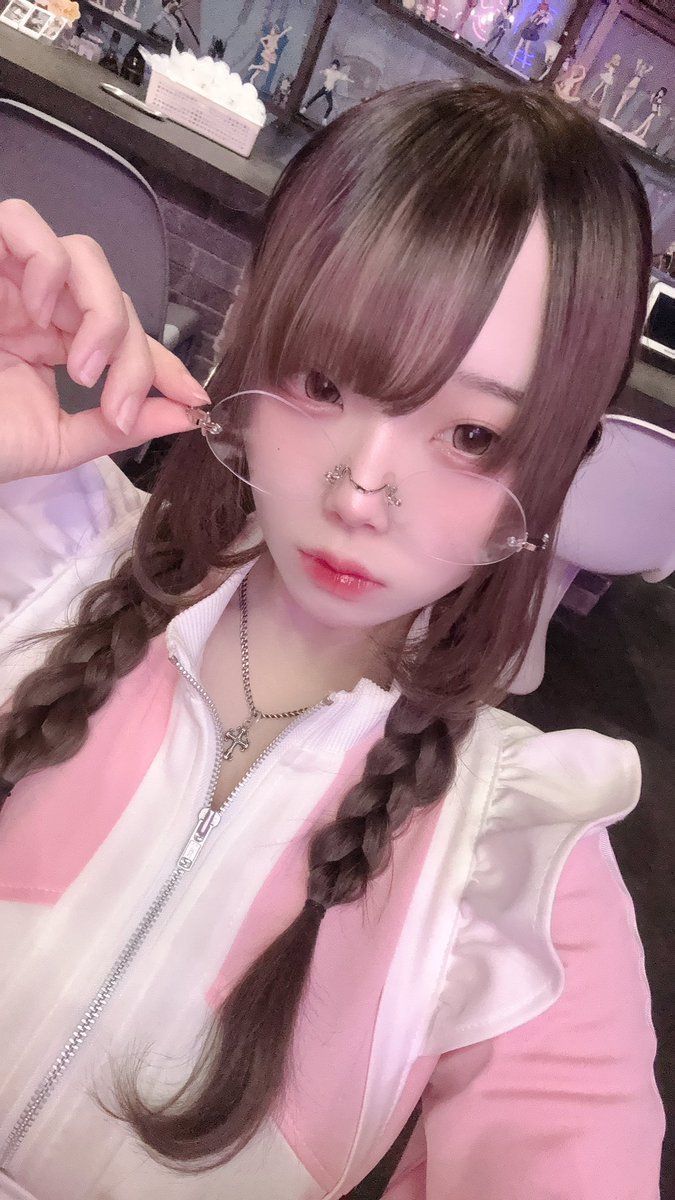 CUPIA_mau's tweet photo. まぅイン👾

おーぷんひとり！！！
めがねおさげでまってるね∞(｡◝ ͜ ◜ ｡)∞

納涼の宴 事前予約まだ1なのｯｯ待てます👘 
#コンカフェ #いいね返し #雰囲気1mmでもいいと思ったらいいね #自撮り界限さんと繋がりたい #推し不在さんおいで #コンカフェ好きと繋がりたい https://t.co/D57XBinjZZ
