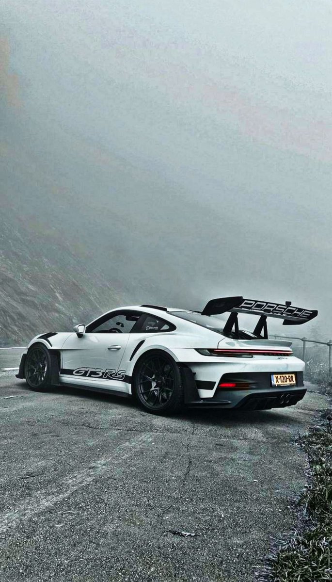 Oscarol95842891's tweet photo. #Porsche 🤍☁️🤍 https://t.co/167eC0Eozu
