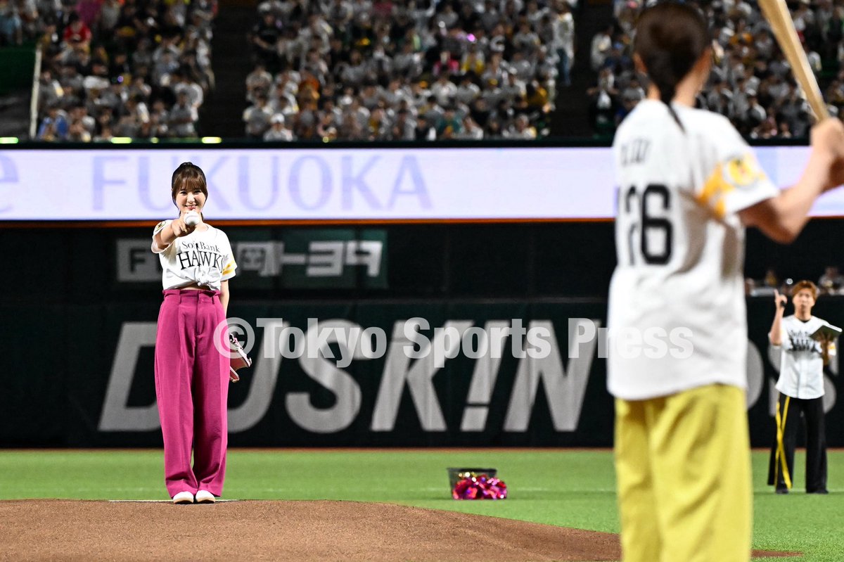 tospophoto's tweet photo. 【プロ野球】2026年8月12日
#ソフトバンク x ロッテ

セレモニアルピッチ
#生田衣梨奈

#sbhawks #東スポ #九スポ https://t.co/9EzR9DYaLe