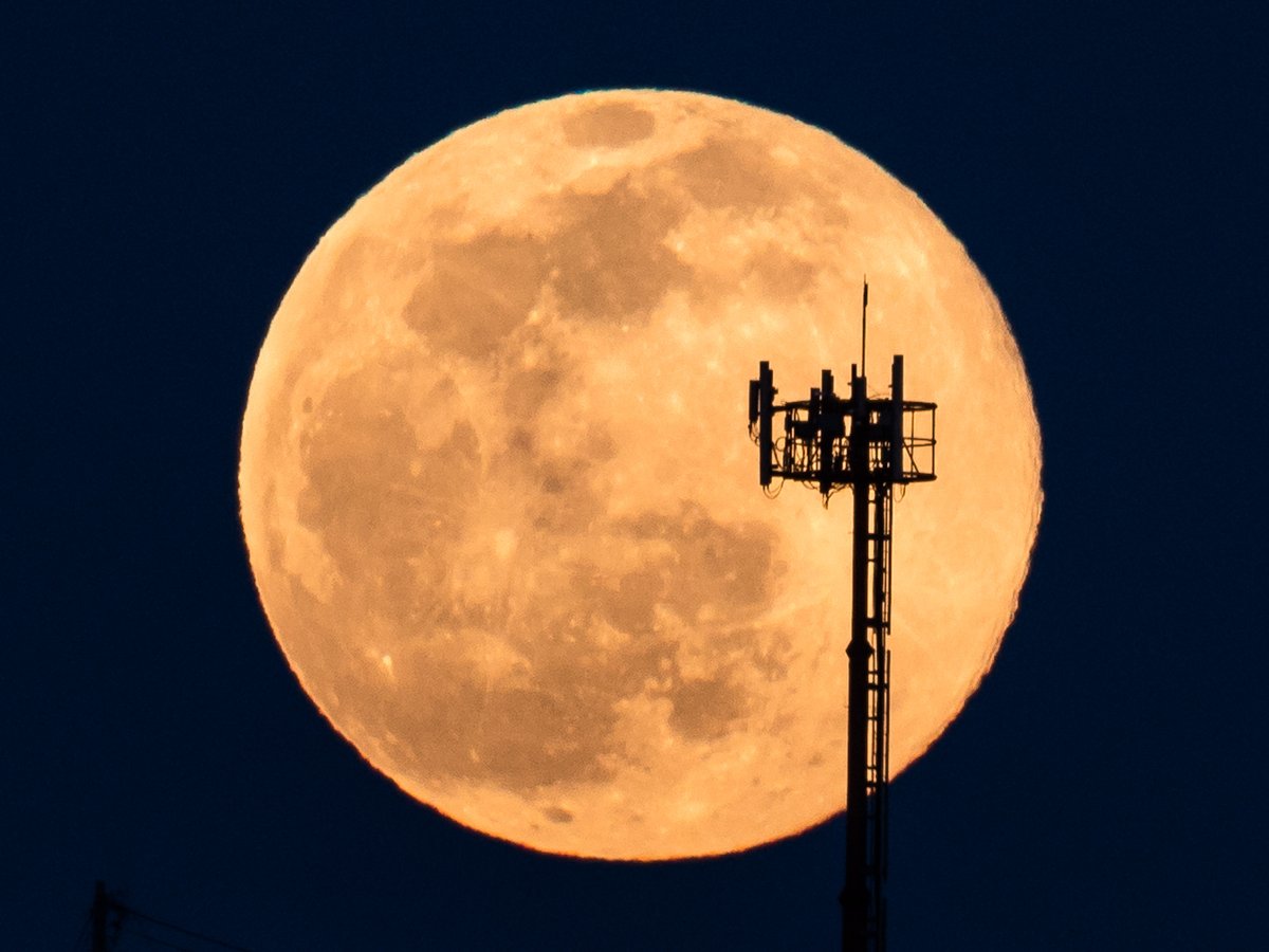 SAO1300's tweet photo. 【満月情報】
日付が変わって明日（9/27）1:49に満月の瞬間を迎えます🌕
夜遅くまで起きている方はぜひ、まんまるな月をお楽しみください！

※画像は過去に撮影したものです https://t.co/HPbPT4eK62