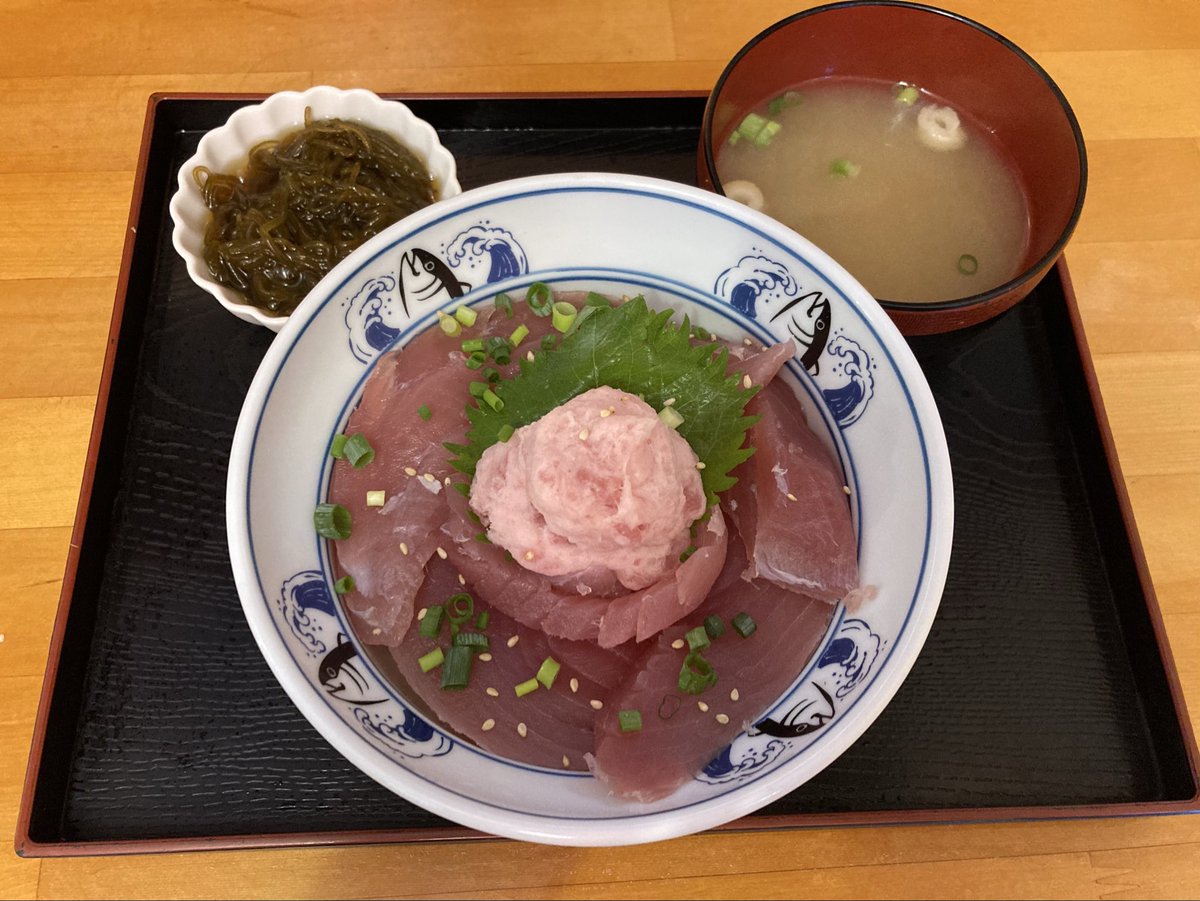 freeman_resort's tweet photo. 石垣島のマグロ丼！

石垣島にきて石垣島はマグロが美味しいことを知った😌 https://t.co/ZLMm4Apn9P