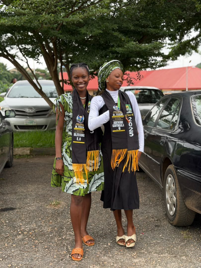 JoseCrypt_'s tweet photo. @deefavouritte @AdewuyiRoseline @Abisoye_abi1 @TheGreatestIFE Also, congratulations to my good friend, Blessing Ewuola https://t.co/L1EFFI8Yx0 (Ecotourism and Wildlife Management, FUTA).
Happy birthday to Hannah Adeteju ๐
#Gratitude #1000Followers #Tourism #Web3Tourist #Web3Adoption https://t.co/immpRGSacZ