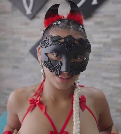 luB91402's tweet photo. #satanic mia https://t.co/h9b3iv8HV3