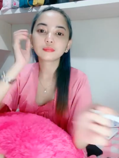 herma_huda's tweet photo. Wika mango live talent
Tautan 1 : https://t.co/tg1LSGdYGA
Tautan 2: https://t.co/rQ3BACqqPP
Tautan 3:https://t.co/Z2GsOEHvfm
Tautan 4: https://t.co/f5R74II80Y https://t.co/SFYmsBUrDA