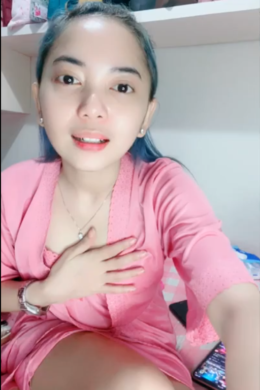 herma_huda's tweet photo. Wika mango live talent
Tautan 1 : https://t.co/tg1LSGdYGA
Tautan 2: https://t.co/rQ3BACqqPP
Tautan 3:https://t.co/Z2GsOEHvfm
Tautan 4: https://t.co/f5R74II80Y https://t.co/SFYmsBUrDA