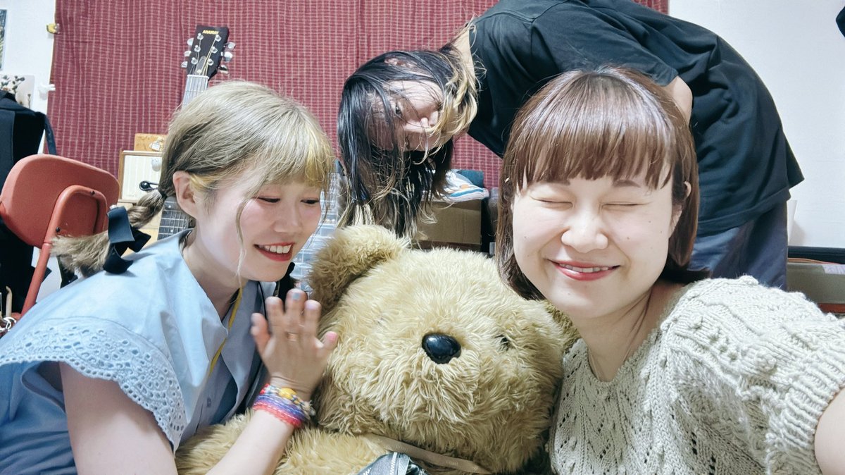 platform_0718's tweet photo. 【Radio】

プラットホームが声で届けるポッドキャスト番組『月あかり、あのつきあたりまで』の
最新回に、きらきらみずき(@krkrmizuki )ちゃんがゲストで遊びにきてくれました！

みずきちゃんに学ぶ、"ご自愛ハック"
ポップでキュートな秘訣とは？

⛅️

ご視聴は▼ https://t.co/oIZE0bimdO