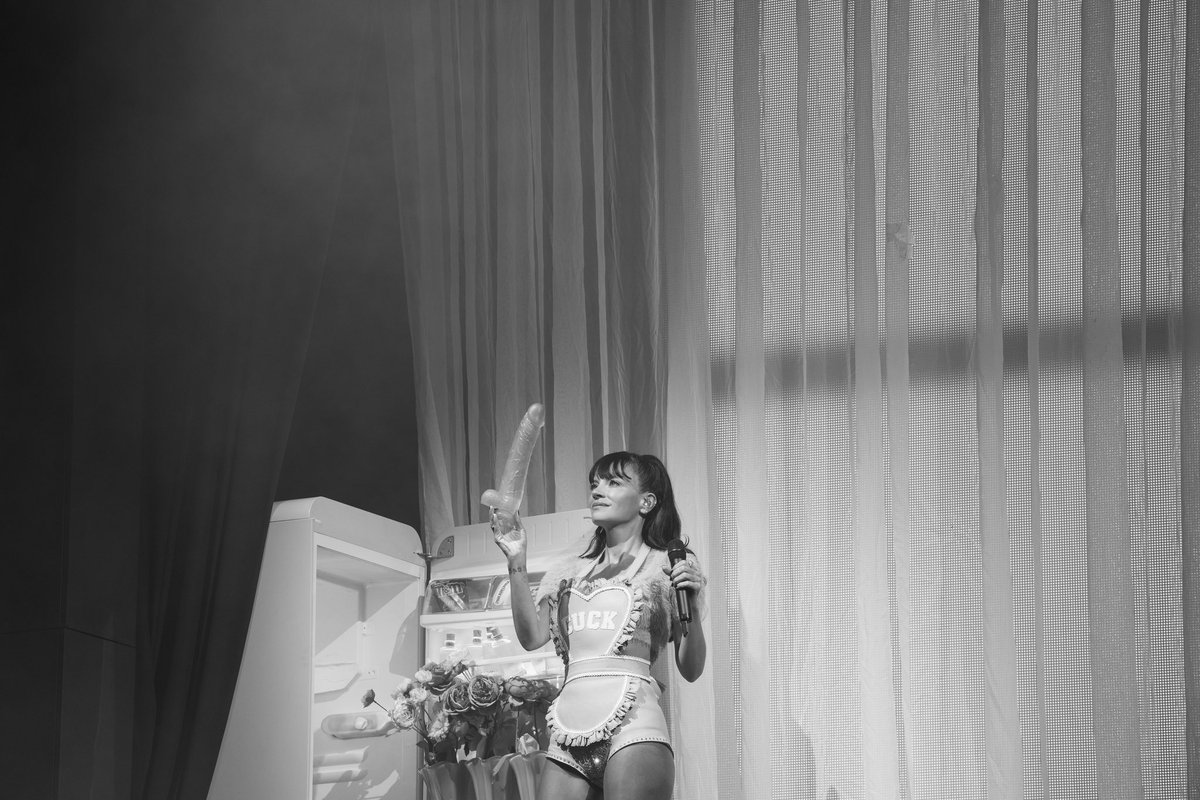 lilyallen's tweet photo. Boardmasters that was cute!! North America coming to you so soon ♥️ https://t.co/zWHSzc5SZJ