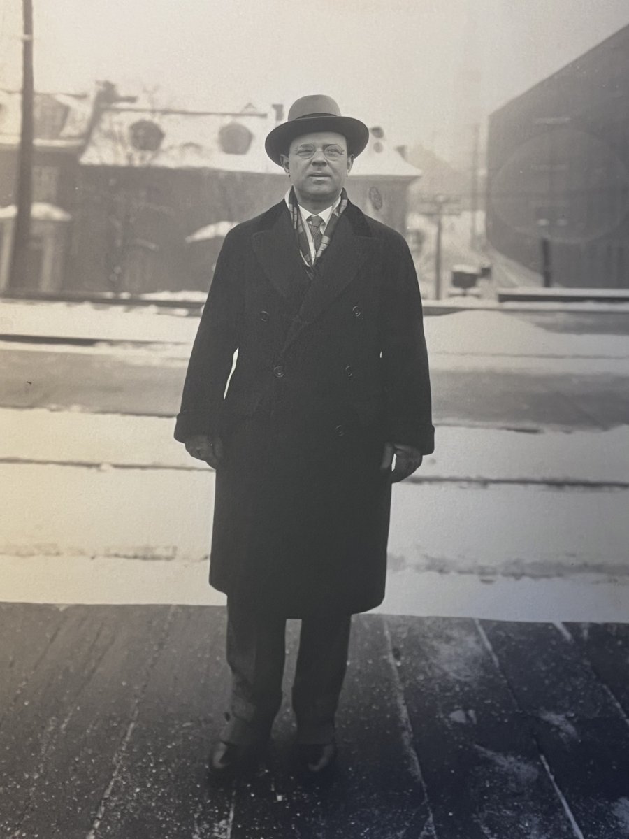 BiblioCatalunya's tweet photo. Aquest any es commemora el 150 aniversari de Pau Casals. La BC conserva el fons de l'Orquestra Pau Casals i el fons fotogràfic, com un àlbum que conté aquestes fotografies de Casals a Montreal el 1927, Alemanya el 1929 i amb els seus germans al Vendrell (Top.: XXIII.7 BC 8) https://t.co/cOV8lTXrRJ