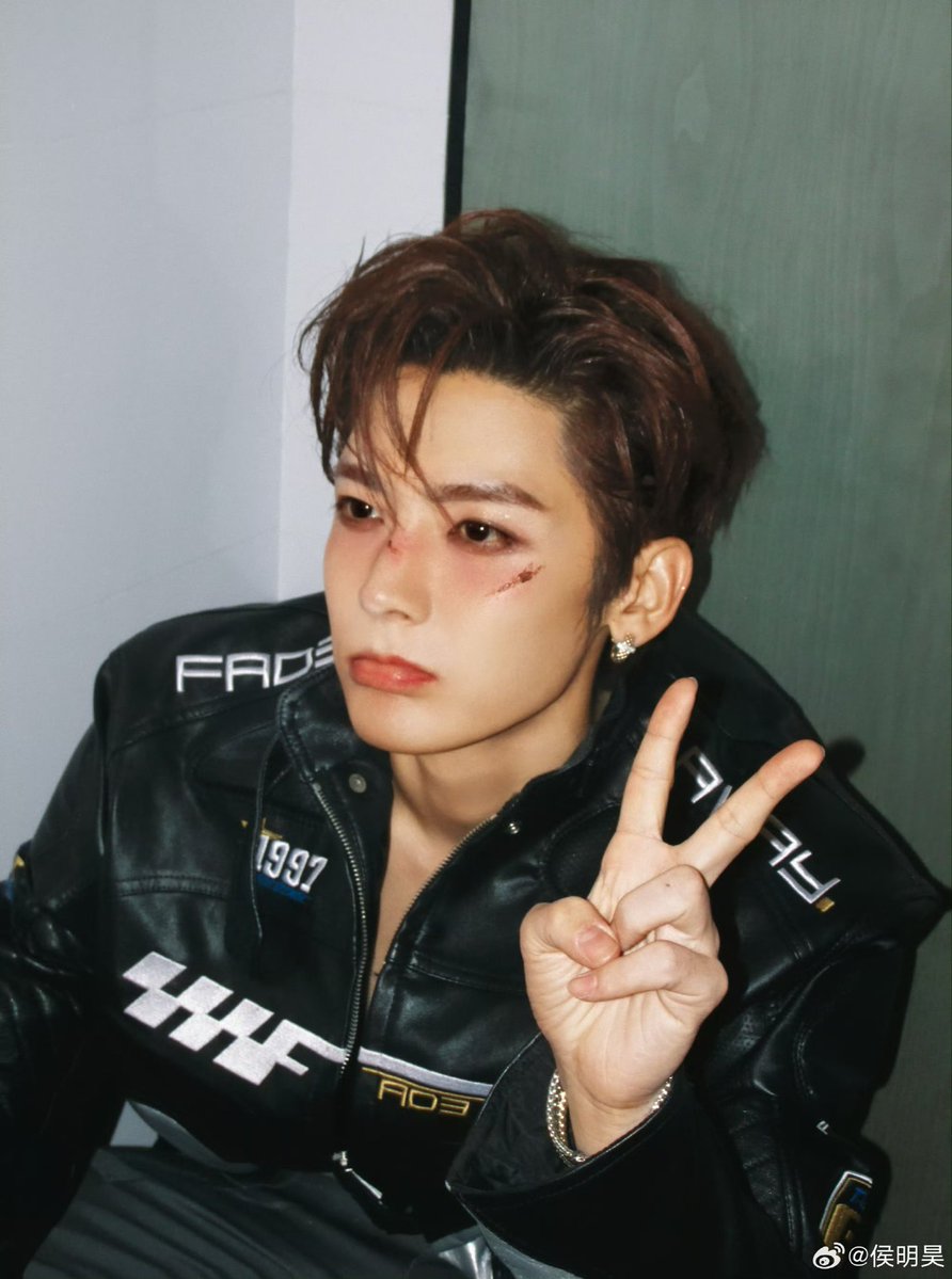joo00520's tweet photo. 오빠 얼굴이 어디 안가는데 내가 어딜가겠어 https://t.co/Xv6ufjU0Pa