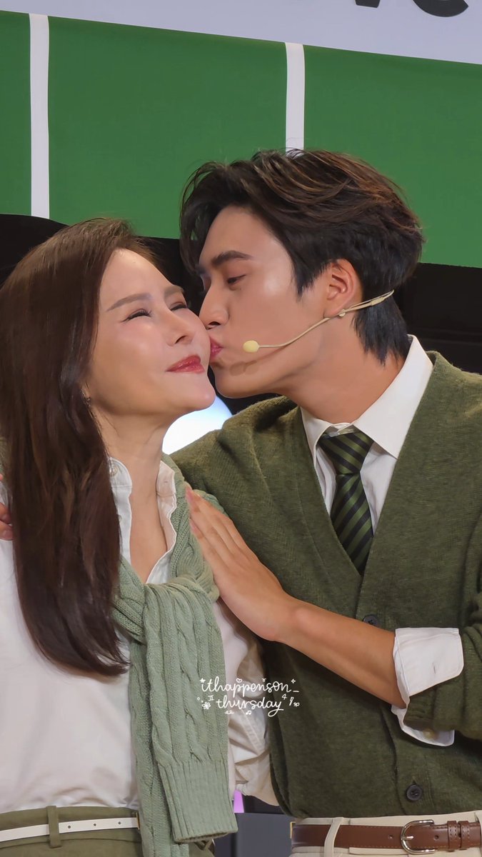 bylinnn91's tweet photo. บทลงโทษแรก : หอมแก้มแม่หนิง 😙

GEMINI LEGO HOUSE OF LOVE
#GeminixLegoSiamParagon https://t.co/kW6baMqxDs