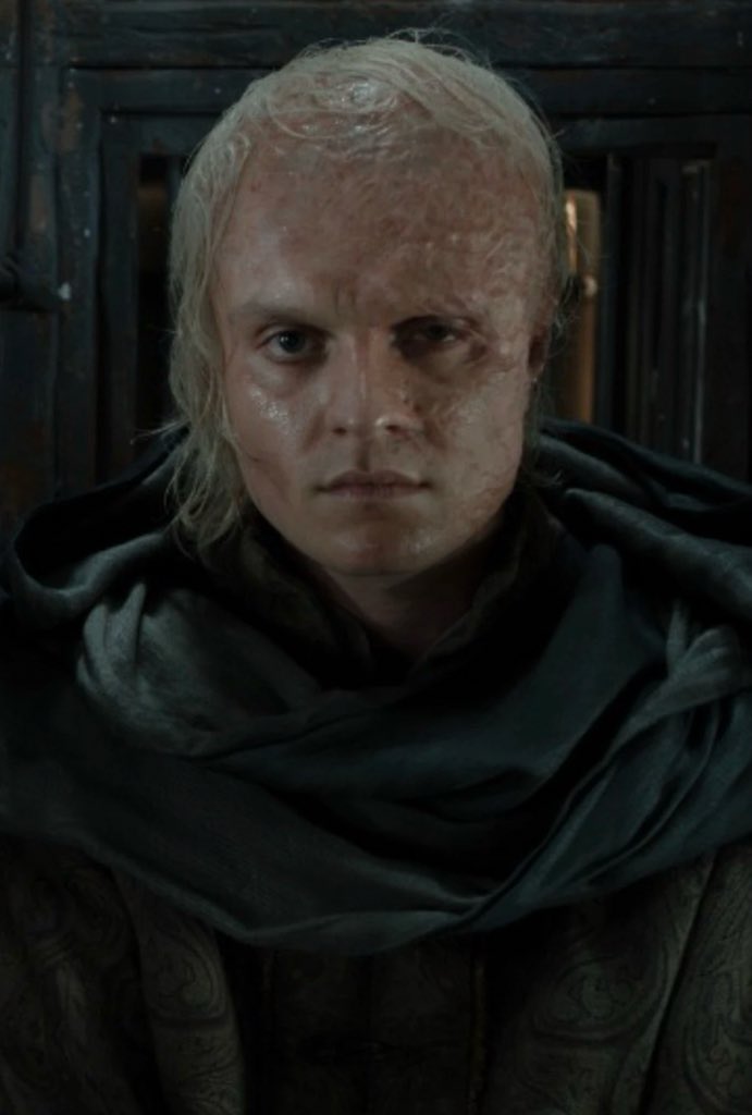 OtunbaSebotimo's tweet photo. How did Aegon's skin burn but not Daenerys? https://t.co/Z28T4xxJga