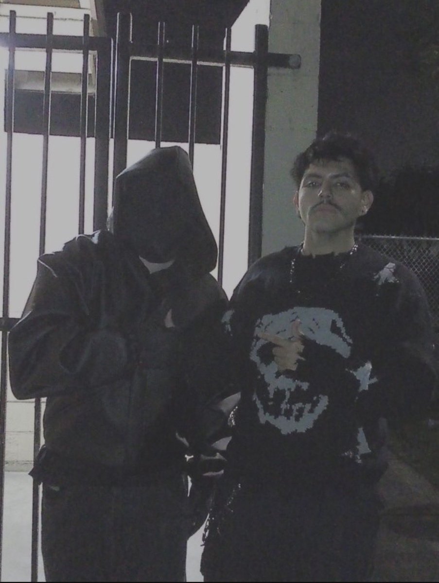 Purrposely16's tweet photo. Blackout Night V1. #fit #yeezy #Allblack #outfit #3am https://t.co/fOGKj4SCcc
