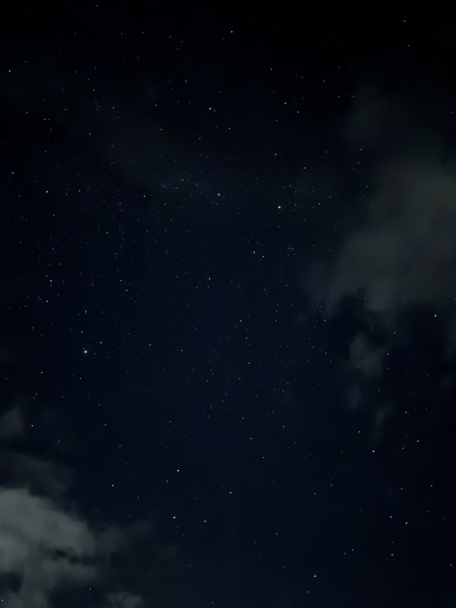 Yurui_25's tweet photo. 雲のせいでちょっとだけだけど、ペルセウス座流星群見れた！꒰՞⸝⸝ ⭐ ·̫ ⭐ ՞꒱ https://t.co/RWUsXCoxxG