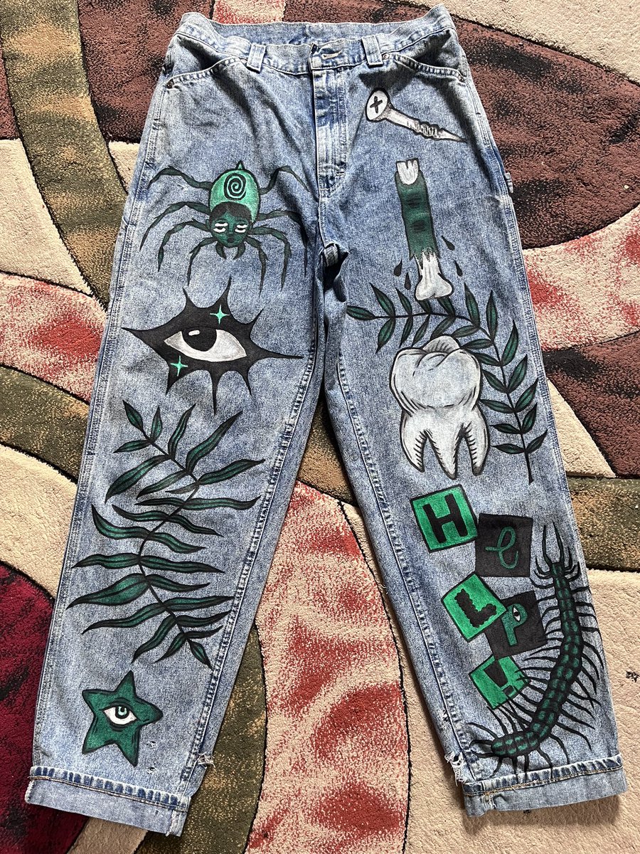 trippykels's tweet photo. Hand-painted grunge style jeans I finished and available for purchase, size 29w UNISEX. On my depop shop @ kelsy513 https://t.co/n6HTjPNX76

#depop #paintedjeans #customjeans #customclothing #upcycledfashion https://t.co/cs9NORUCpY