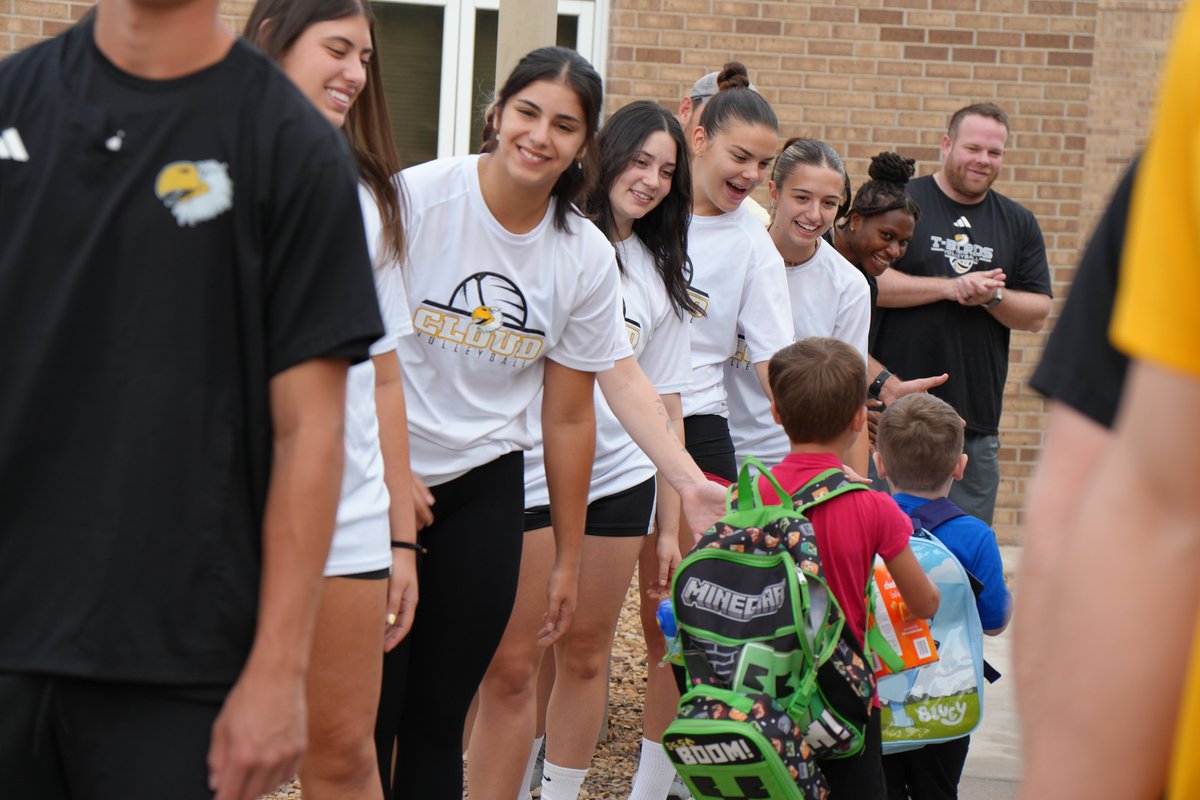 CCCCsports's tweet photo. Great way to start our Wednesday welcoming students on the first day of school at Concordia Elementary School!
#CloudProud | #BackTheBirds https://t.co/UOW7NiukIh