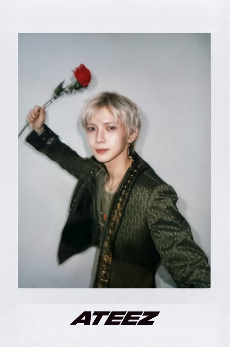 lov4evas's tweet photo. he said “here’s your fucking rose!!!!!” https://t.co/F57vql0KSM