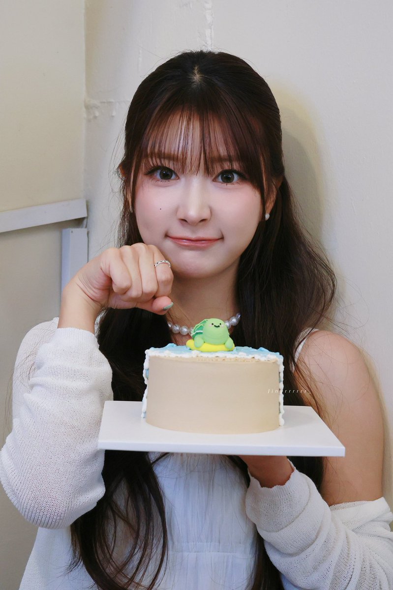 Jingrrrrrr_'s tweet photo. 260812 생카

오늘 와줘서 고마오🥹
생일축하해🥰

#WOOAH #우아 #MINSEO #민서
#HAPPY_MINSEO_DAY 
#초록계절의_선물 https://t.co/mnbwOkHUuN