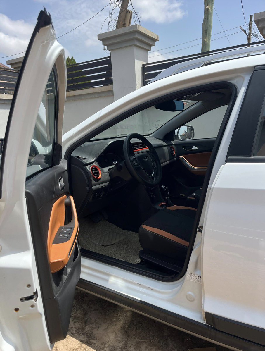 barca_hub2's tweet photo. 2017 Chery Tiggo 3x
1.5L
125,000gh
Slightly negotiable
Call/WhatsApp: 0554936511 https://t.co/61Xp1N9J87