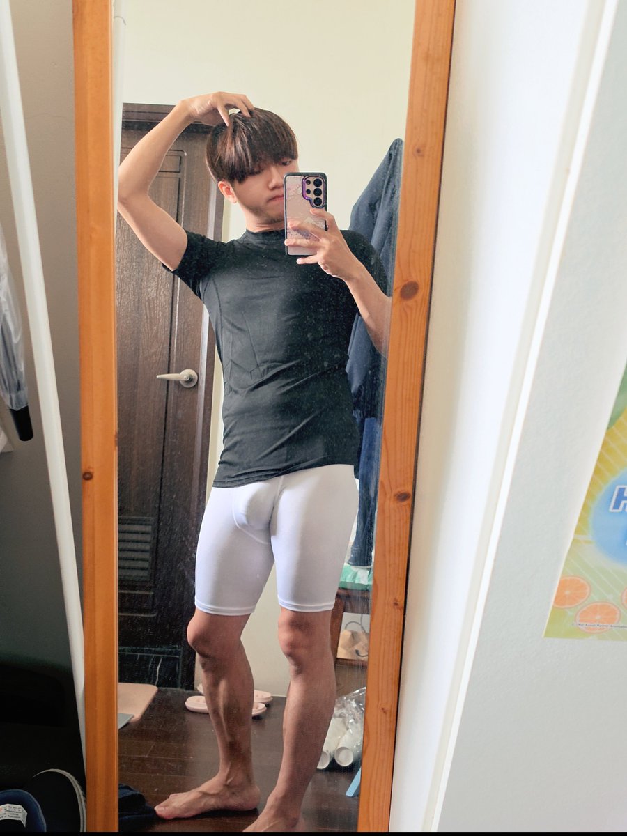 Bobo0826_1069's tweet photo. 突然有想去健身房的慾望
但是...沒去過啊啊啊啊啊…
不知所措，但是聽話我穿這樣不妥.. https://t.co/0akoocCFZb