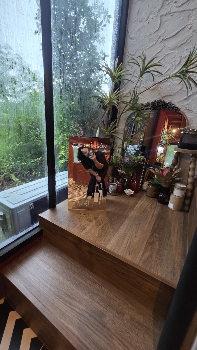 Pploy_palaloy's tweet photo. The crimson กับวันฝนตก 🌧
ก็ได้ฟีลไปอีกแบบ
#Thecrimson
#Thecrimsonbkk
@peckpalit
#เป๊กผลิตโชค
#peckpalitchoke https://t.co/a44Krvev5q