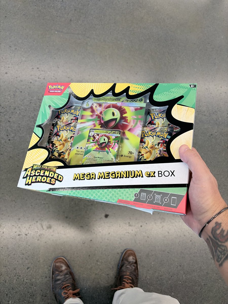 B0310_W's tweet photo. @pokemadness34 Got this one and a red one! My Aldis were actually limiting to one per customer https://t.co/OzVg1ZayjN