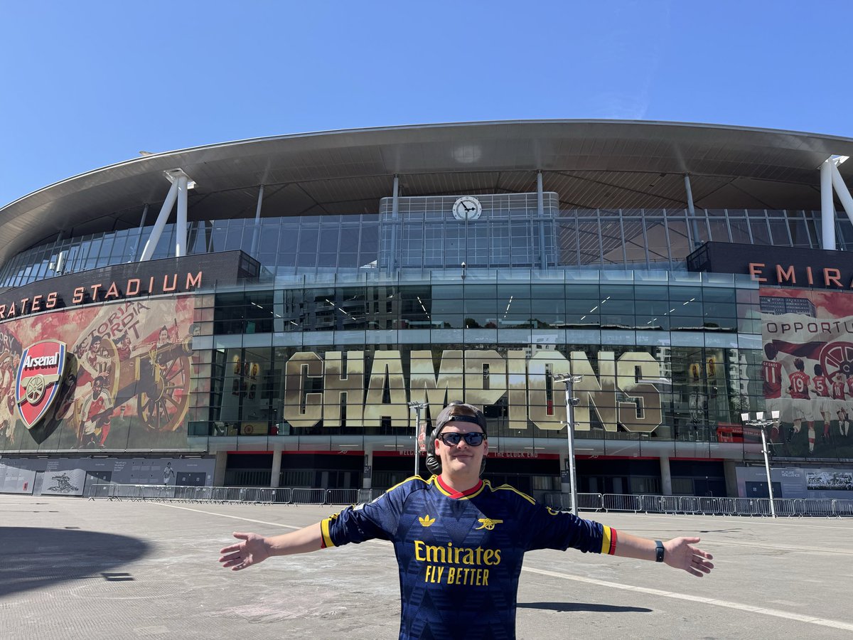 GoonerInDetroit's tweet photo. Beautiful day for football! https://t.co/vJEG4tdDz9