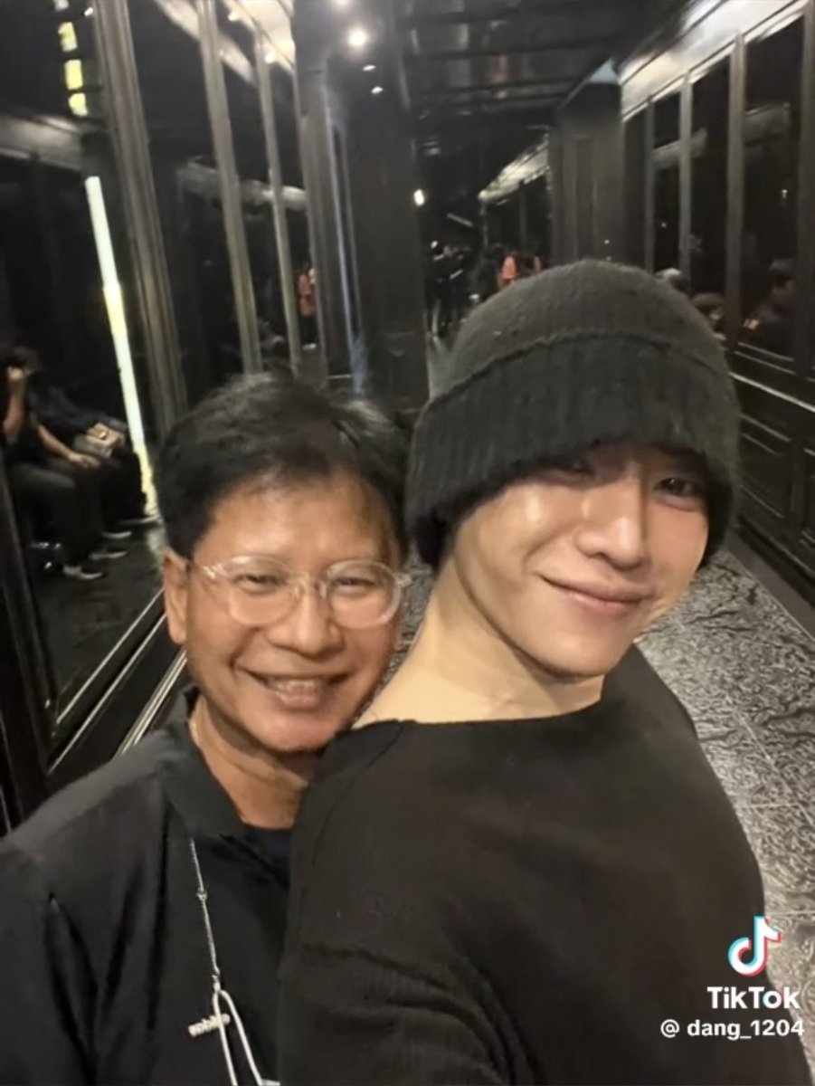 modlovepalit's tweet photo. งื้ออออ เฮียน่ารักทุกภาพเลย 🫠💕 @peckpalit 
#เป๊กผลิตโชค #PeckPalitChoke
Cr. https://t.co/MaefzpQJRb https://t.co/YSnvx9gsm2
