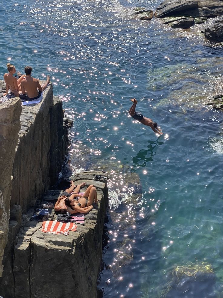 oceannvibe's tweet photo. Cingue terre,italy https://t.co/H1DKrnIZBd