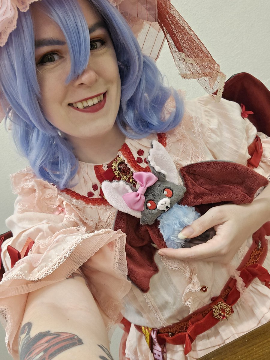 Mysticallala's tweet photo. A vampire and her Batty 🦇
#東方Project #touhouproject #touhoucosplay #remiliascarlet #cosplay #eosd https://t.co/zCIOvWcwNX