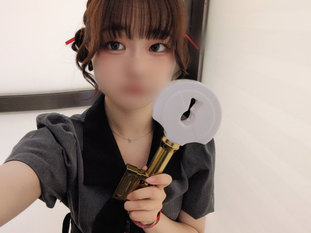 nyan__y_'s tweet photo. 大好きな曲たくさんでしあわせ最高だった😭歌から入ったわけじゃなかったのに、気づいたらろれの歌が大好きになってたよ。素敵なライブ行くことができてよかった！ありがとう！！！
#ローレン_1stライブ https://t.co/9blnisUhxa