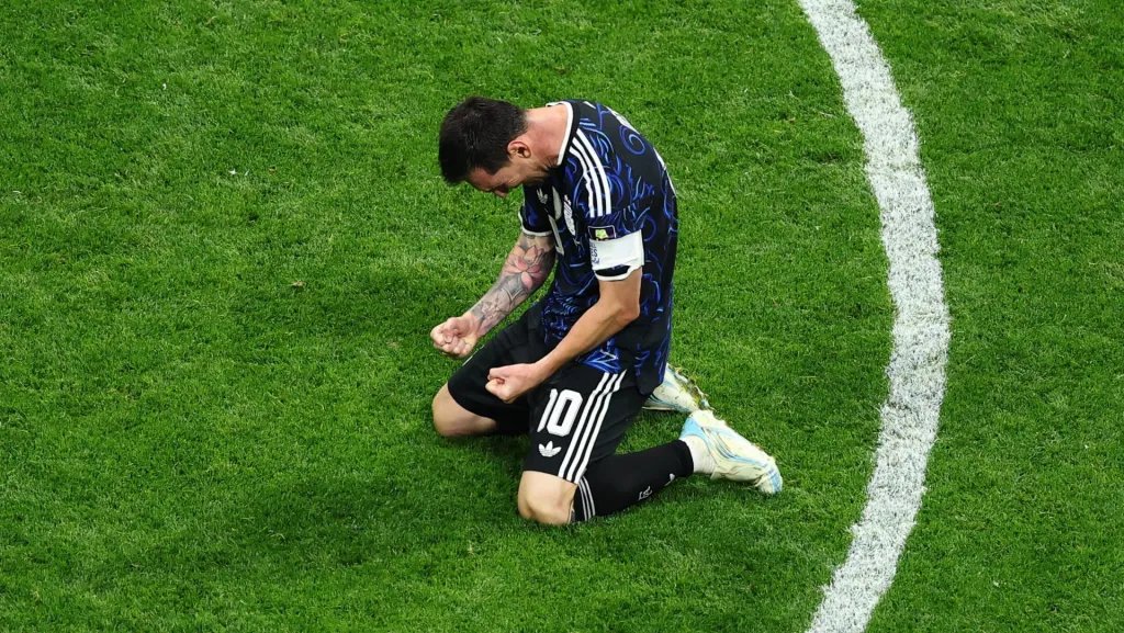 PedTalksSports's tweet photo. Imagine being 39 years old, dealing with the pain of knowing your father is terminally ill, and still finding the mental and physical strength to lead your country all the way to another World Cup final. All while fake narratives are spread about you daily. https://t.co/r4gDaiJEtS