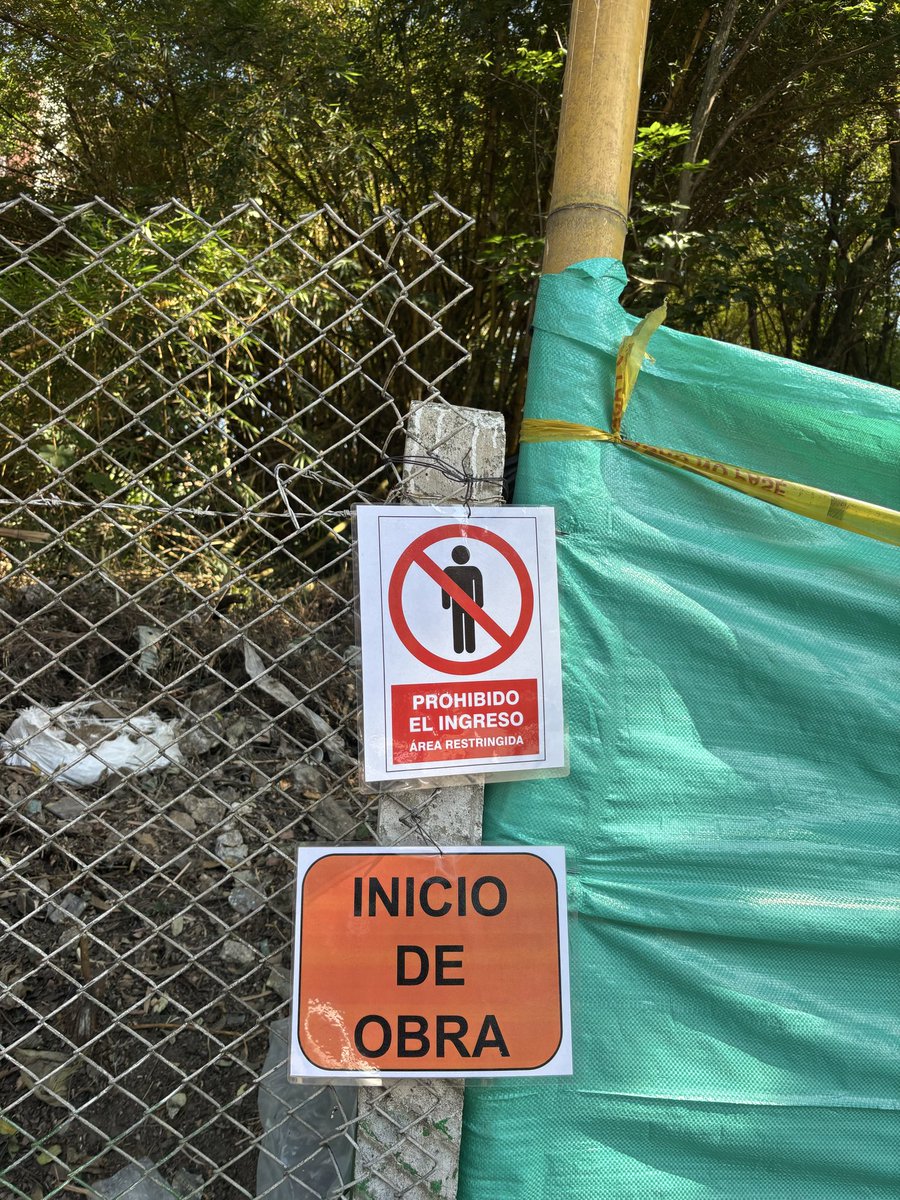 zioreth_me's tweet photo. Desde hace un par de días ingresó en la reserva del barrio Lagos II personal de construcción a realizar obras en el lugar sin estar debidamente identificado ni los trabajadores ni la zona en cuestión

@Alcaldiafblanca @CARCDMB @PoliciaColombia @CanalTRO @CaracolBga https://t.co/3mkOQQdPDL