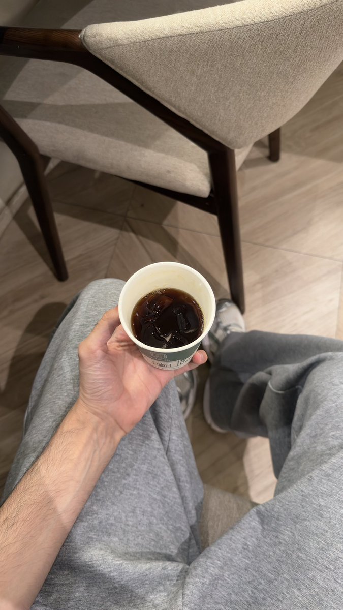 Great_D12's tweet photo. تجيني اشوفك والعذر قهوه ☕️ ؟ https://t.co/T8K8Dp2KxM