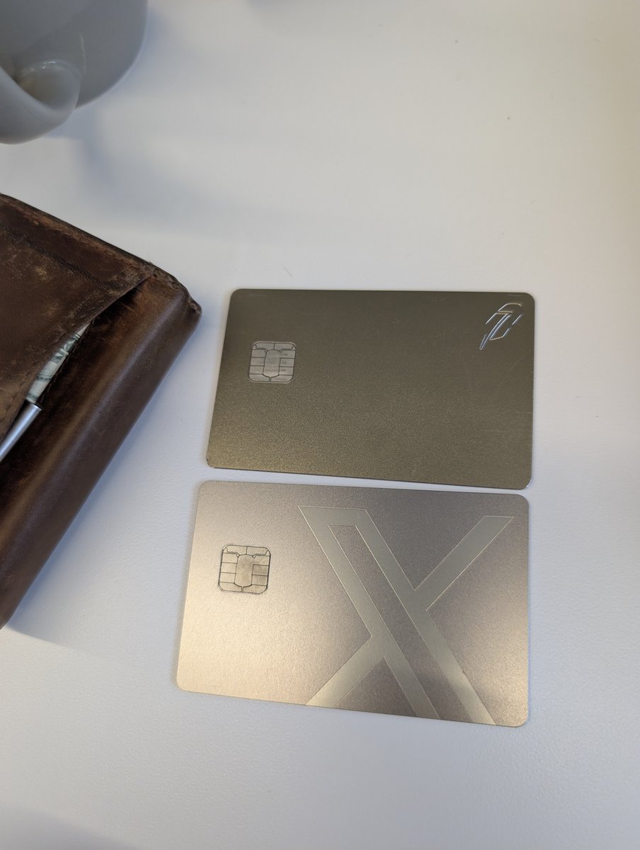 Kenook_'s tweet photo. Battle of the 3% back cards https://t.co/v2JoQz1jrp