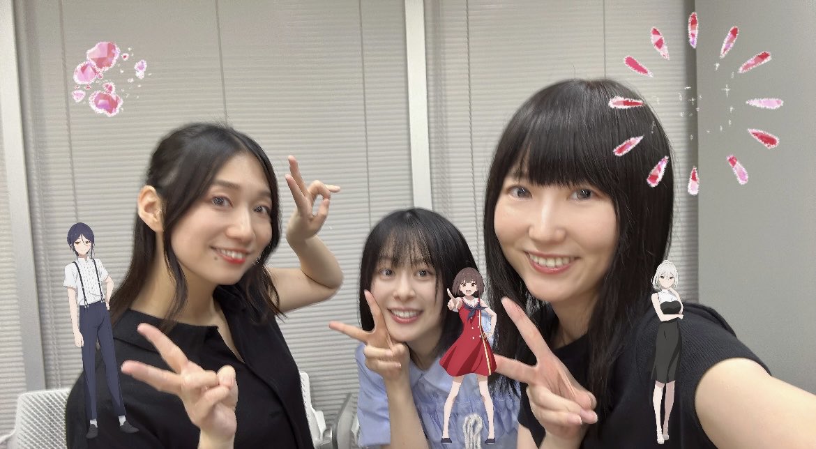 yu01_12ka's tweet photo. ひまわりの放送局ご視聴ありがとうございました🌻🎪
楽しい時間はあっという間ですね！

そして朋花ちゃんにエフェクトのかけ方を教えてもらいました！ありがとう〜✨
みなさんもぜひスヴェトラーナと一緒に写真を撮ってみてくださいね🫶
『スヴェトラーナ』…ね☺️？
#グロウアップショウ https://t.co/vVEyKfPSry