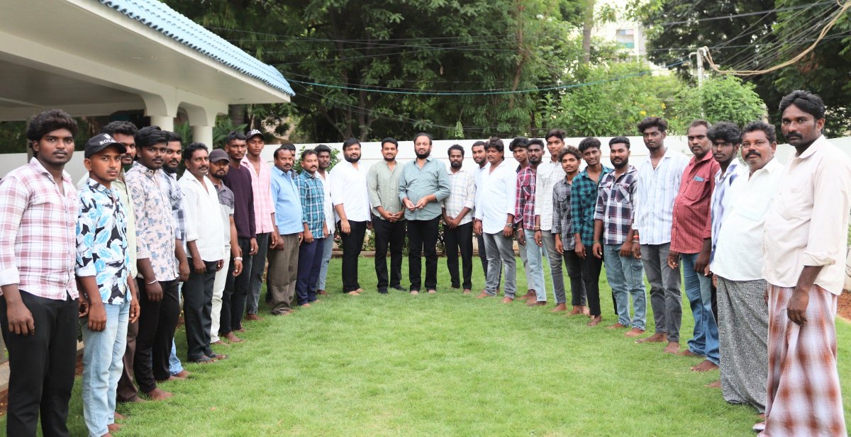 NallapareddyR's tweet photo. నల్లపరెడ్డి రజత్ రెడ్డిని కలిసిన చౌకచెర్ల పంచాయతీ వైసీపీ నాయకులు..
#YSRCongressParty #YSJaganMohanReddy #NallapareddyPrasannaKumarReddy #nallapareddyrajathkumarreddy #ysrcpkovur #ysrcpandhrapradesh #YSRCPITWING https://t.co/ssti54R6OL
