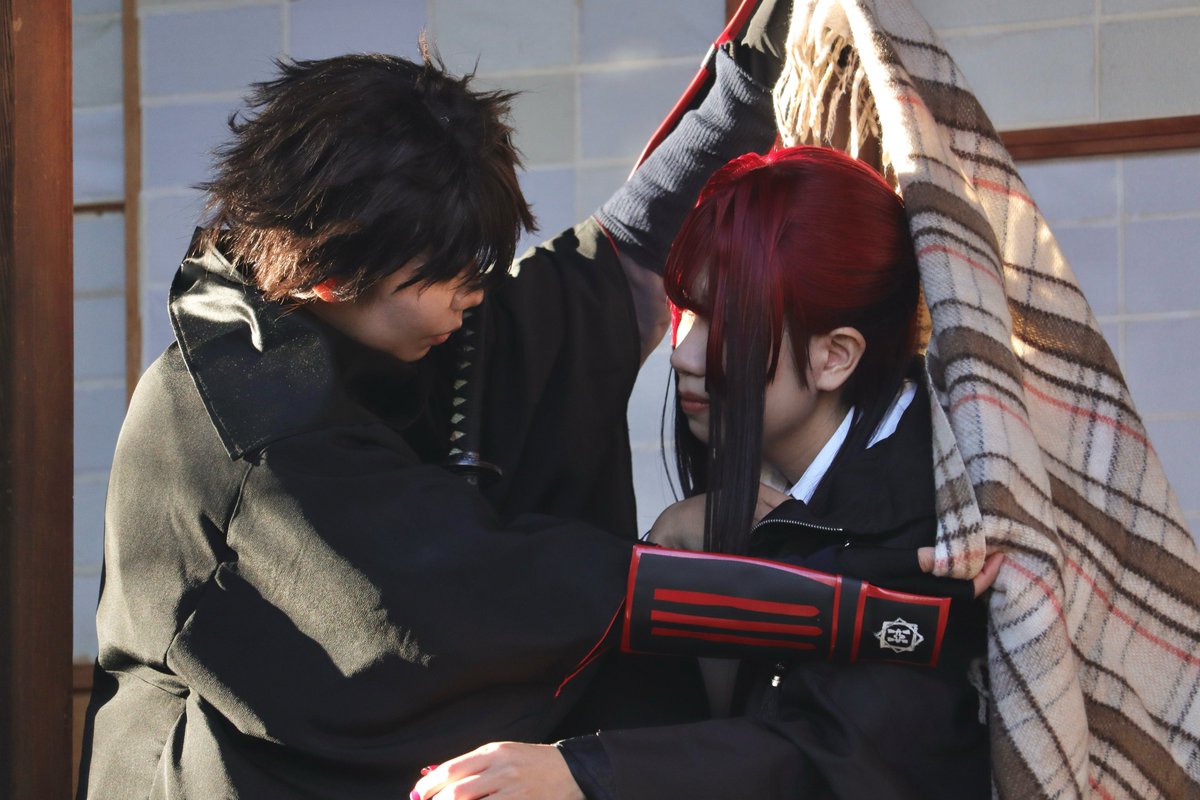 S_cos82's tweet photo. ※cos 刀剣 ⚠刀さに 創作審神者あり

𖧷

「ったく…冷えてんじゃねぇか。」

「わ、私は大丈夫だよ…！」

「…。こっち見ろ。」

「うぅ…。」

𖧷

主 すぴせちあさん @spp_cos_ 
肥前忠広極 S
📸ｺﾙｸさん @Cooor_k234 
#すぴせちあの誕生日を一緒に過ごすのは君だ本丸1122 https://t.co/WutGEpbl9J
