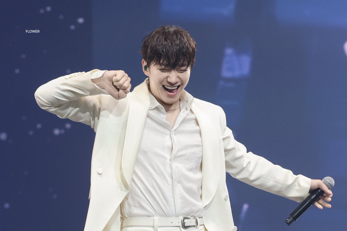 FLOWER_2JH's tweet photo. 260809 2PM "THE RETURN" in INCHEON
JUKEBOX ( CAN I ) 

#이준호 #LEEJUNHO #イジュノ
#2PM #2PM_THE_RETURN https://t.co/vLx2MMQfp7