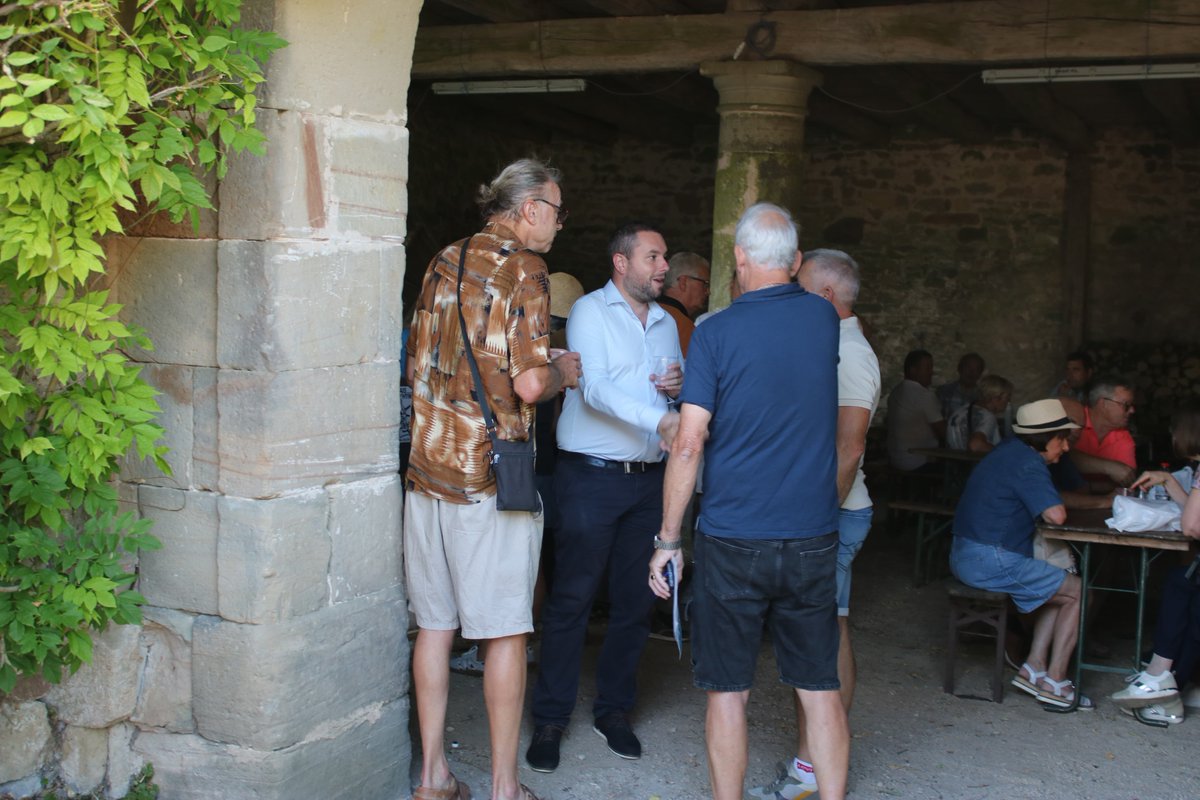 seb_humbert's tweet photo. ☀️ Hier au marché d’été des Vosges Côté Sud Ouest dans le cadre exceptionnel du Pieuré de Morizécourt. https://t.co/oRdEpDLDmJ