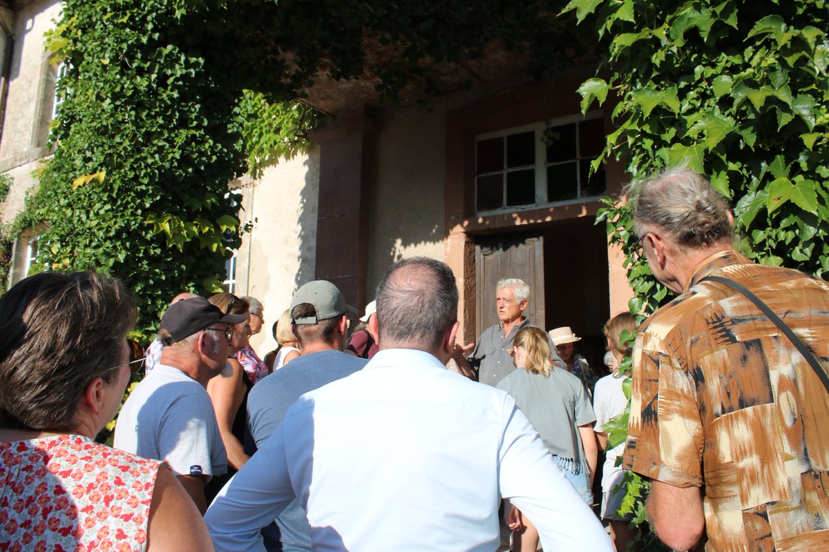 seb_humbert's tweet photo. ☀️ Hier au marché d’été des Vosges Côté Sud Ouest dans le cadre exceptionnel du Pieuré de Morizécourt. https://t.co/oRdEpDLDmJ