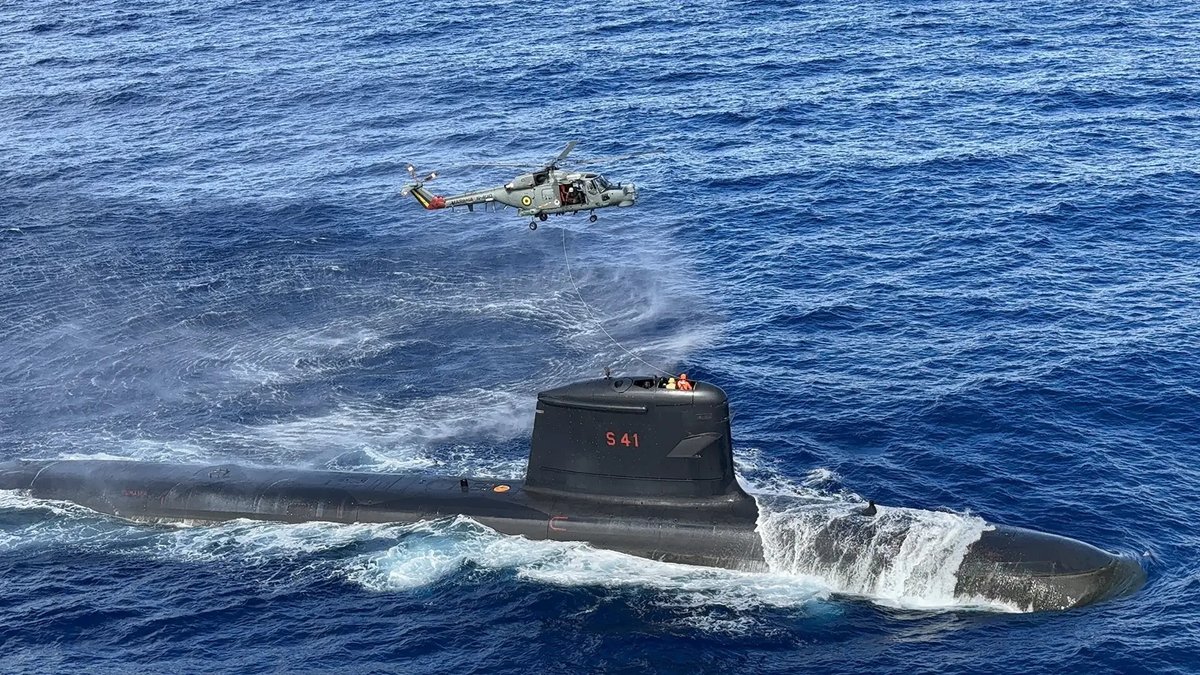 HeliOpsMagazine's tweet photo. Modernised to Wildcat standard, the Brazilian Navy’s Lynx fleet remains a potent naval force 40+ years after entering service. With NVG operations, anti-ship capability and future missile upgrades under review, the squadron continues to evolve. Read the full story online. https://t.co/u5iTm3p5eH