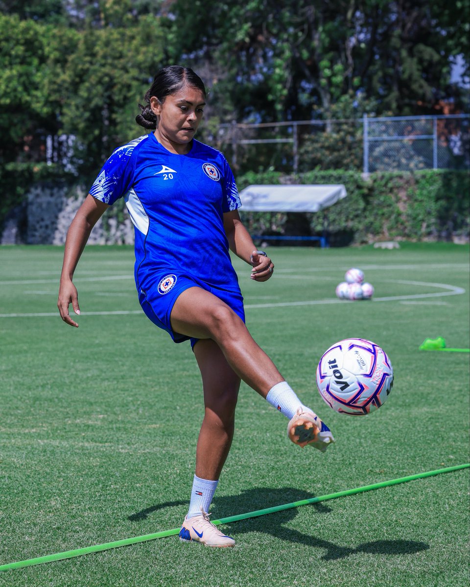 AzulFemenil's tweet photo. Cambiamos de página y a levantarnos más fuerte.
💪🏻 😤🚂💙 

🔜 J3️⃣ https://t.co/ac71HD5Cyd