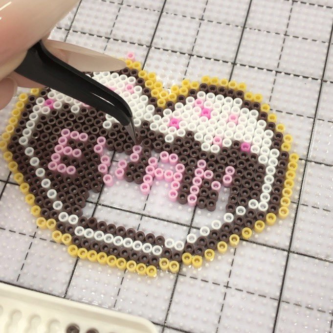 evanmisu's tweet photo. while i was away i discovered perler beads and made a bunch of evan related keychains(￣∇￣) https://t.co/YXYgxsQXqE