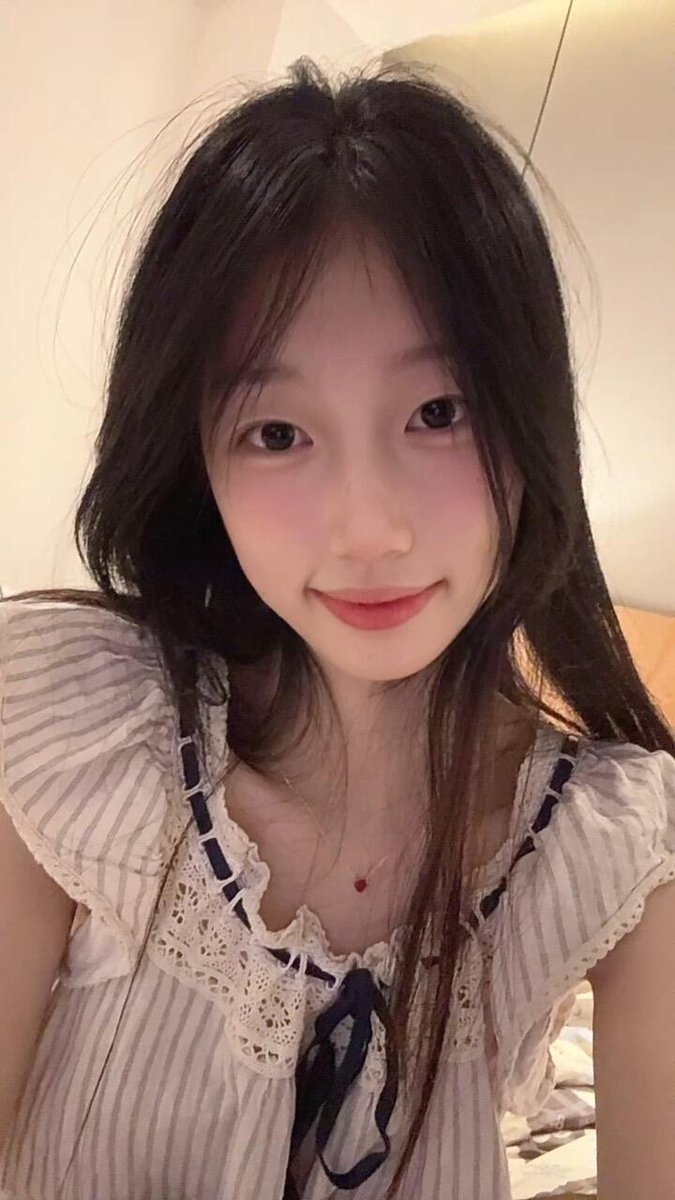 acalpito's tweet photo. 05后二十➕的女大还有男孩子喜欢么？ https://t.co/y81c2mHQUa