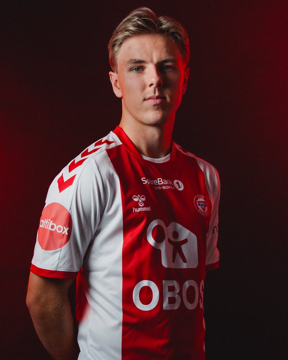 KFUMOslo's tweet photo. Vi var visst ikke ferdige… Velkommen Julian 👋

Den unge angrepsspilleren kommer fra HamKam og har signert en avtale ut 2030.

📲 Les mer på https://t.co/7K6SoP25Kd!

📸 Ayi Visuals https://t.co/nJZtVCBmXn