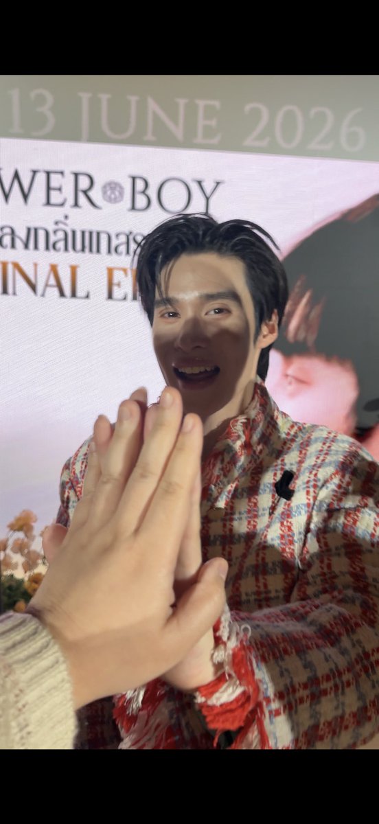 NUENGZAM's tweet photo. เก็บรูปมาหลายเดือนไม่รู้จะทำไง เจอ 
Meitu vip เข้าไป☺️

Before✨.                            After✨ https://t.co/iovDCKuVSu