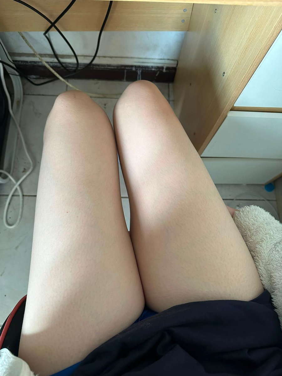 SuperGin0423's tweet photo. 美腿！結束今天的回合
晚安安❤️ https://t.co/4ZWk6jPkEt