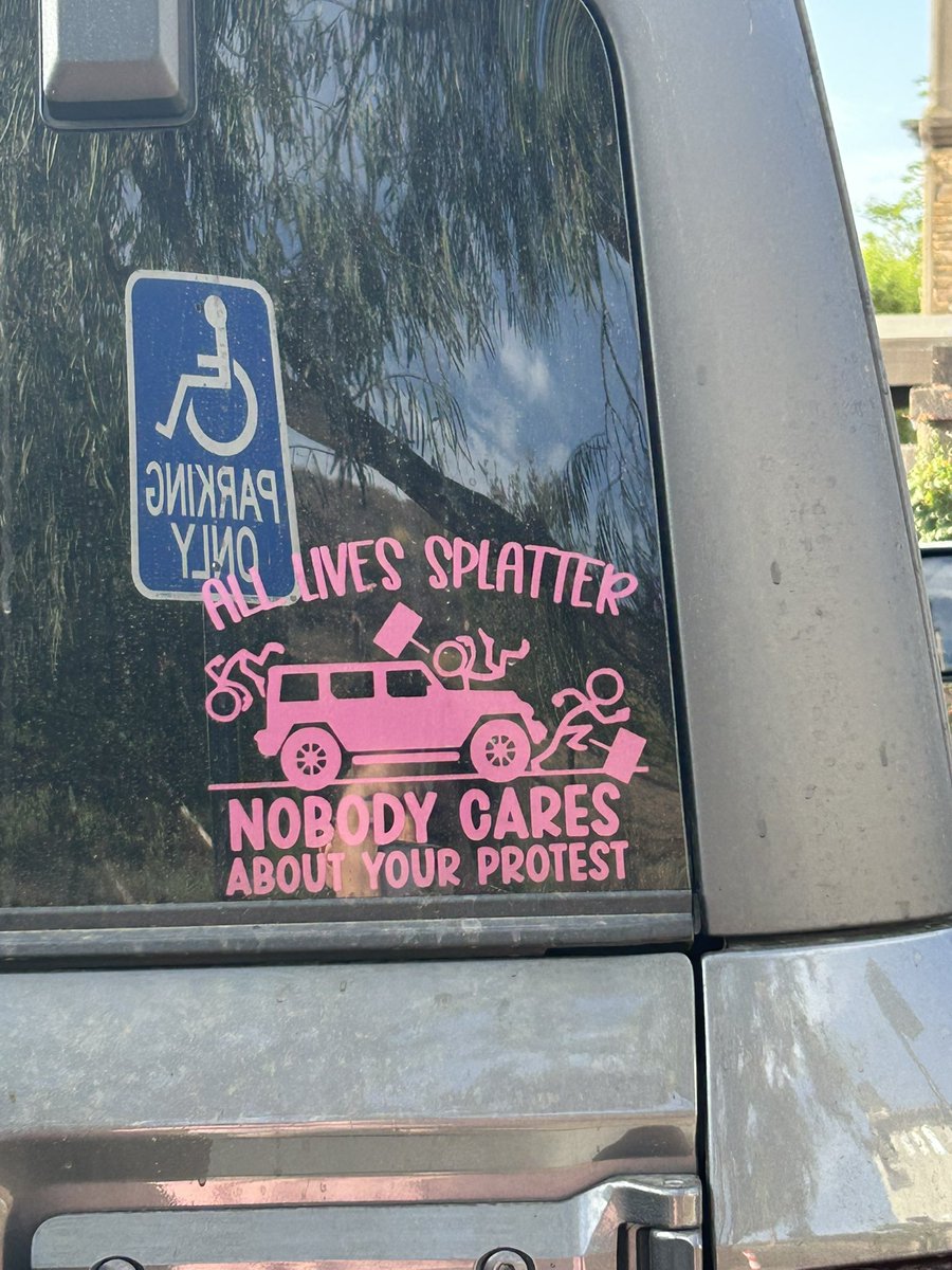 punishedjules's tweet photo. I wonder what kind of person this is 😖 https://t.co/TTEe2cXM6b