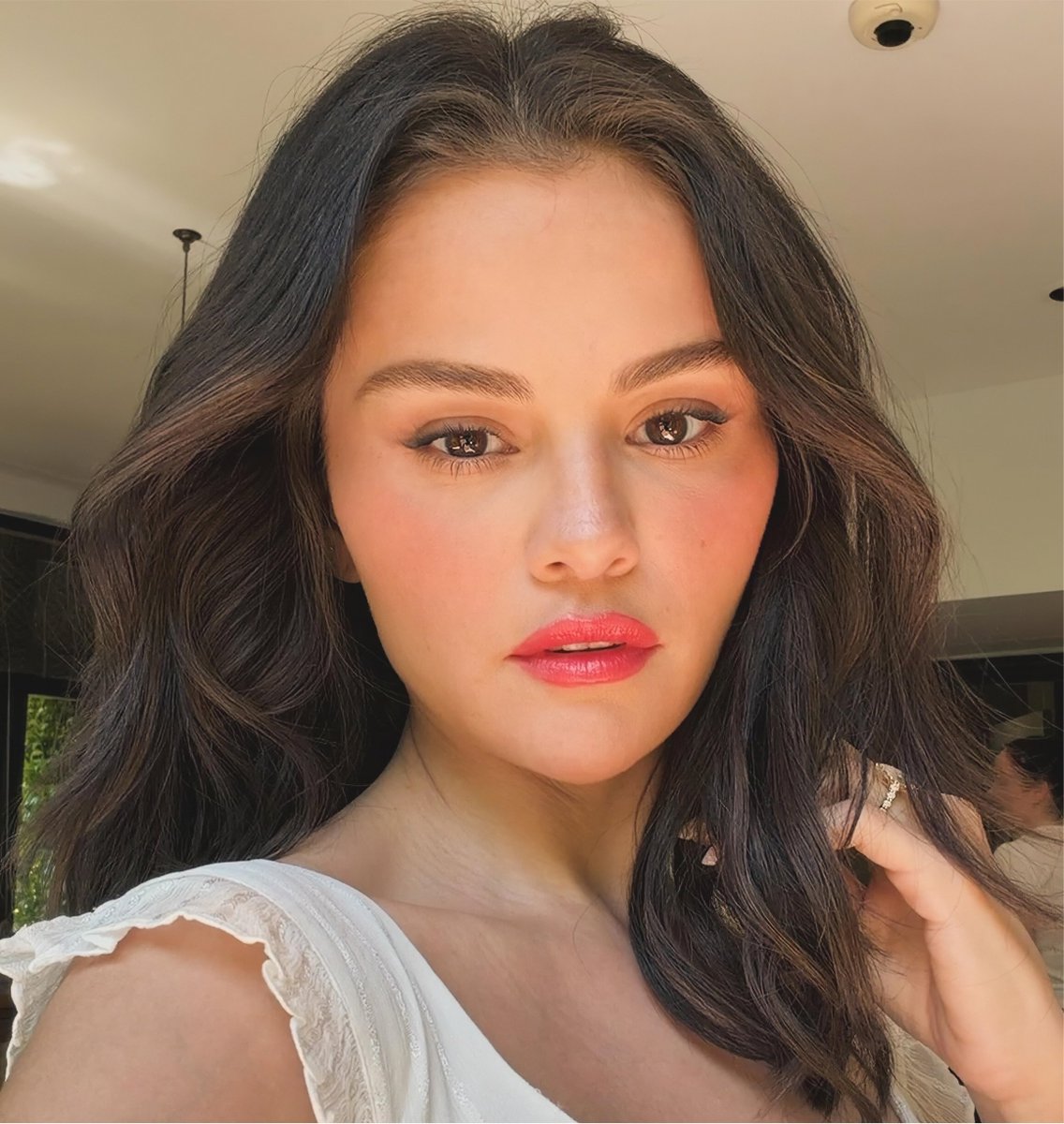 updatecultura's tweet photo. A Rare Beauty, marca de Selena Gomez, RECUSOU vender seus produtos em Israel. A empresa também já realizou doações para organizações de ajuda humanitária na Palestina e para vítimas do ICE. https://t.co/nYQqc3V2rp